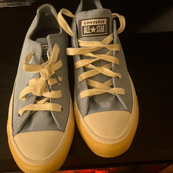Women sneakers - Picture 1 of 2